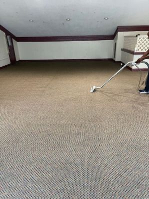 Before & After Commercial Carpet Cleaning in Waterbury, CT (2)